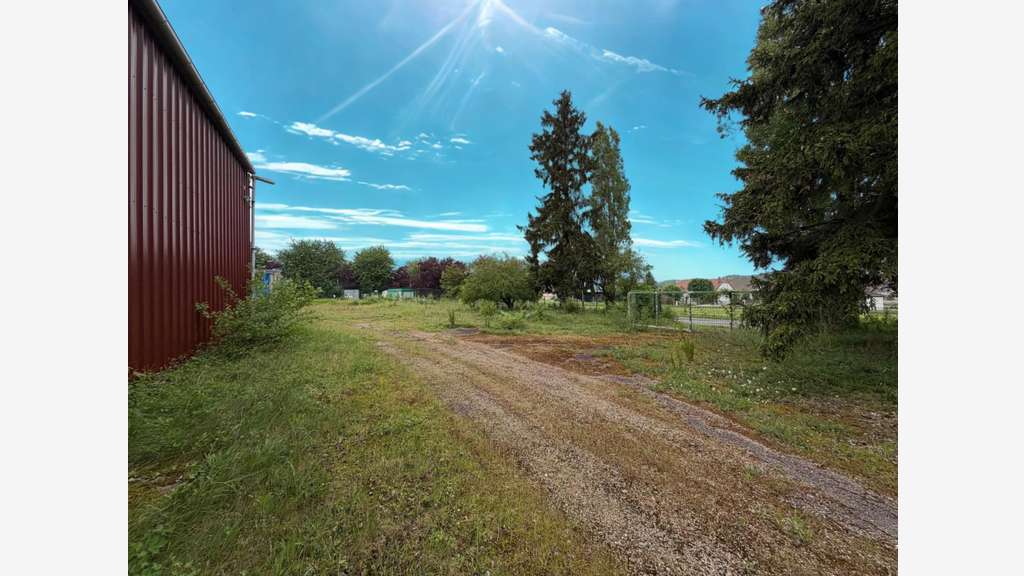 AV local professionnel de 1800m² Nogent-sur-Seine