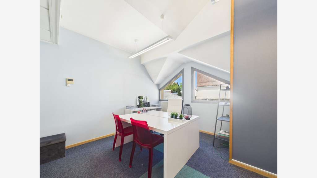 AV local commercial 181m² Notre-Dame-de-Bondeville