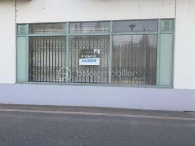 EXCLUSIVITÉ - À VENDRE - MURS COMMERCIAUX DE 210 m
