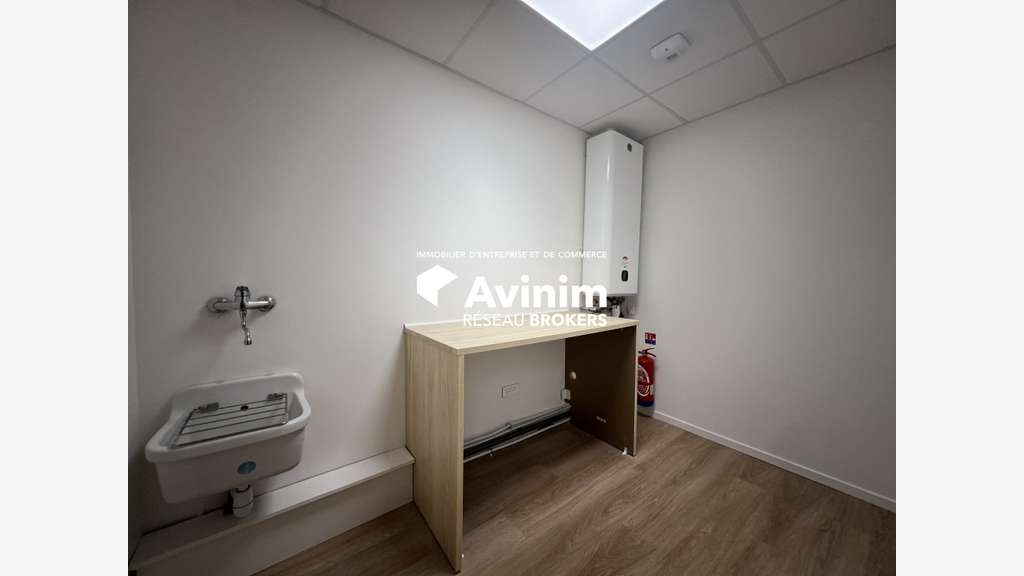Vente local commercial 320m² gare de Orsay Guichet