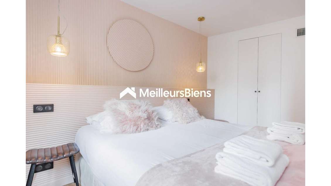 Vente plateau commercial 285m² R+1 Paris 1er