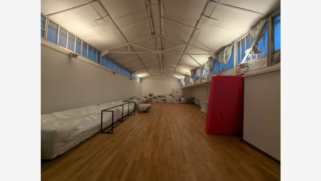 Local libre 129m² Paris 11e Passage de Main d’Or