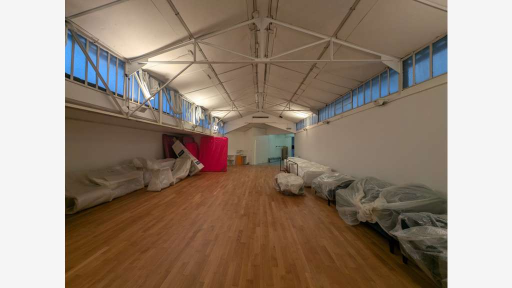 Local libre 129m² Paris 11e Passage de Main d’Or