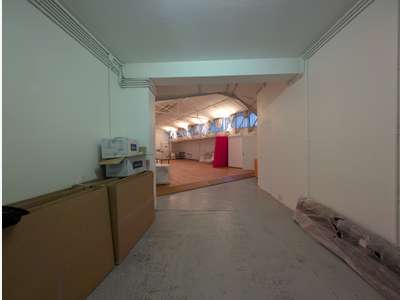 Local libre 129m² Paris 11e Passage de Main d’Or