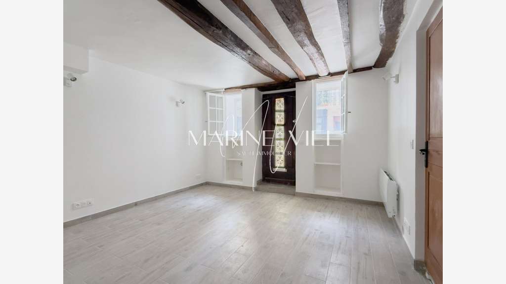 Local commercial refait à neuf 19m² à Paris 11e