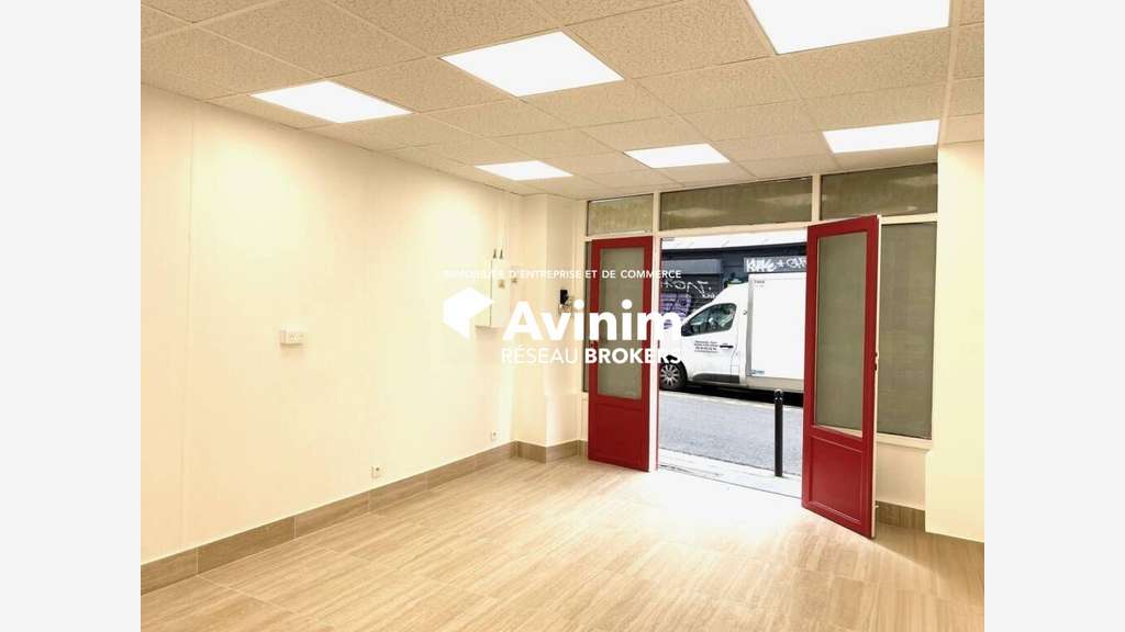 Local 52m² à vendre à Paris 11e Folie-Méricourt