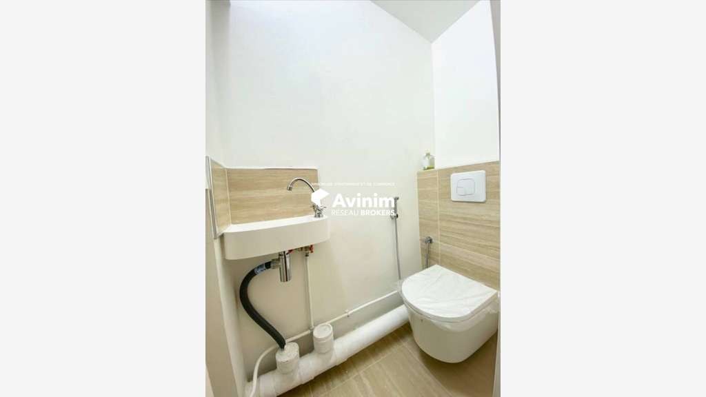 Local 52m² à vendre à Paris 11e Folie-Méricourt
