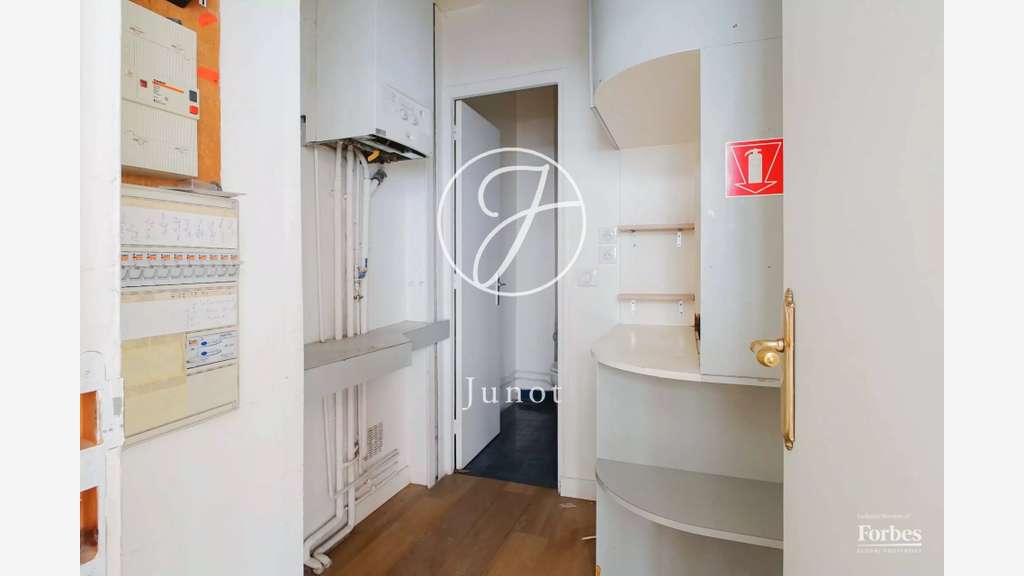 Local commercial 112m² Paris 11e Parmentier 