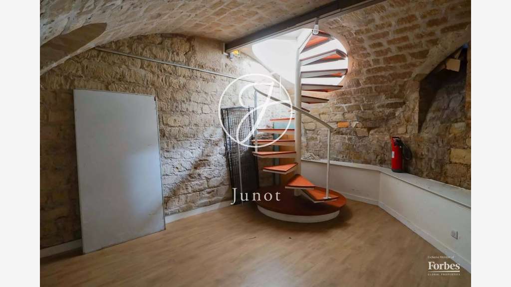Local commercial 112m² Paris 11e Parmentier 