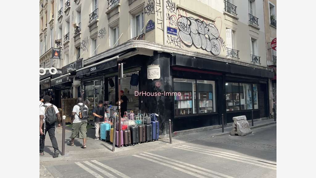 MURS de Deux boutiques accolées