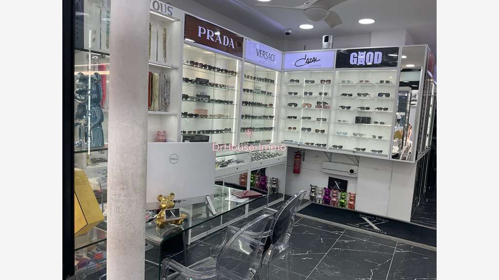 MURS de Deux boutiques accolées