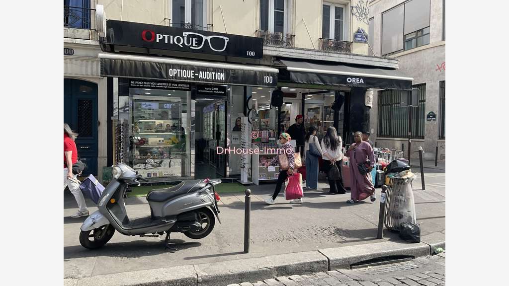 MURS de Deux boutiques accolées