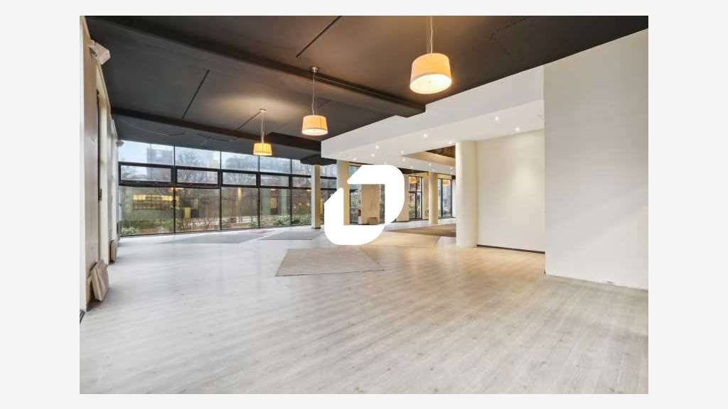 Vente Local commercial 391m² Paris