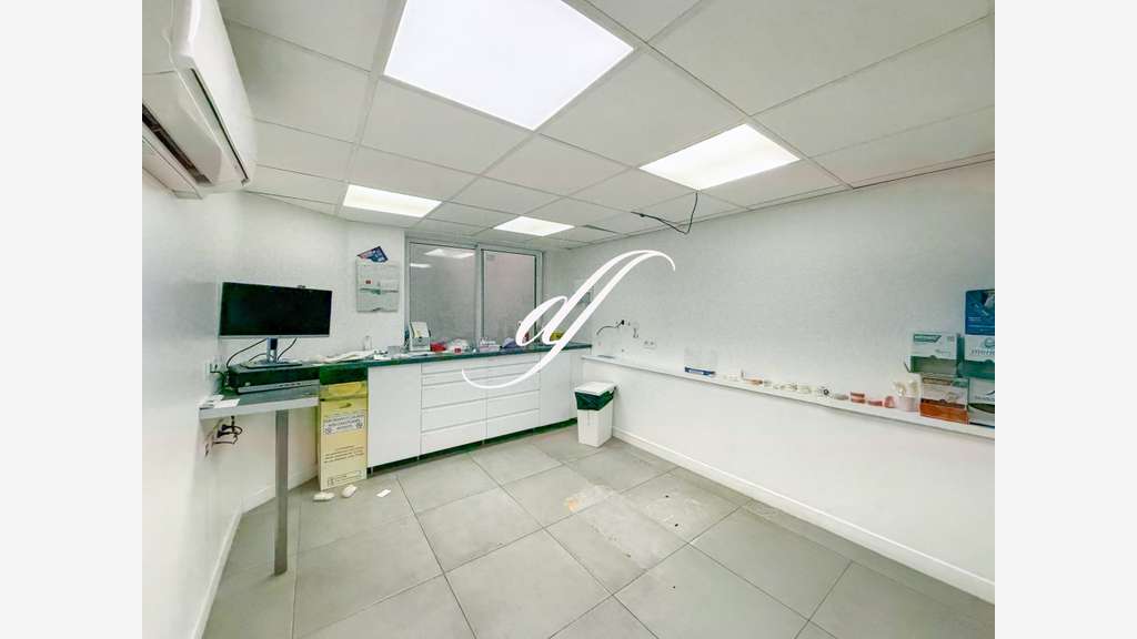 AV local commercial 125m² Paris 75014 Av du Maine