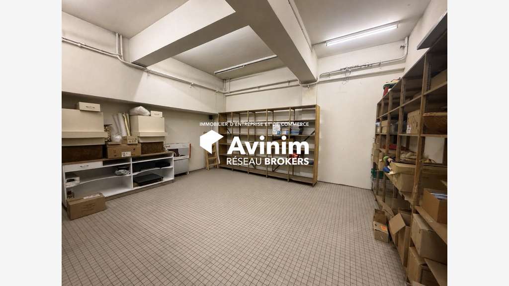 À vendre local commercial à Paris 15ᵉ Beaugrenelle