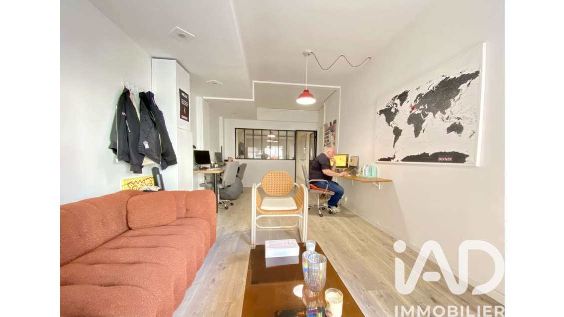 AV bureau 45m² à Paris 75018 quartier dynamique