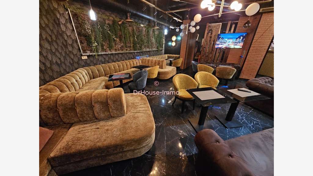 A vendre murs libres restaurant 97m² à Paris 18e