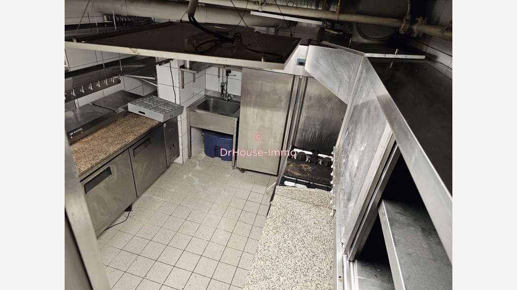 A vendre murs libres restaurant 97m² à Paris 18e