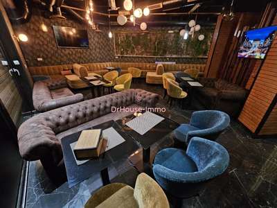 A vendre murs libres restaurant 97m² à Paris 18e