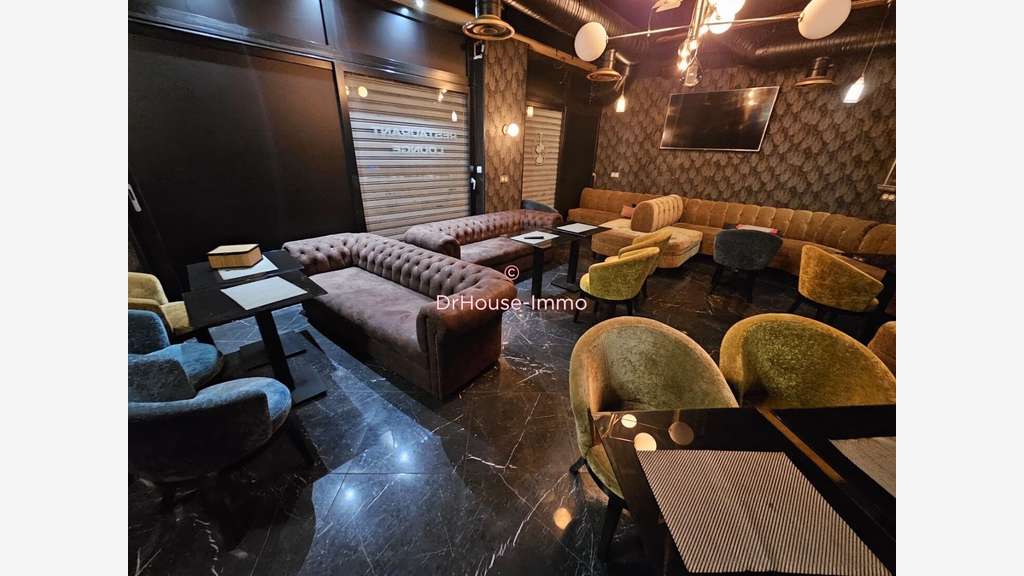 A vendre murs libres restaurant 97m² à Paris 18e