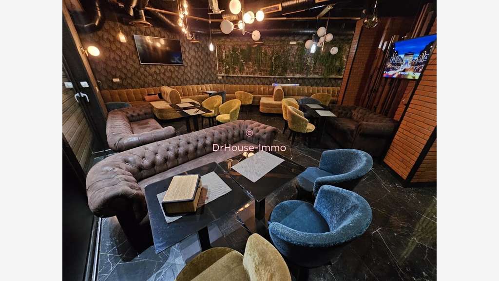 A vendre murs libres restaurant 97m² à Paris 18e