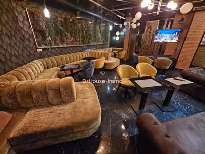 A vendre murs libres restaurant 97m² à Paris 18e