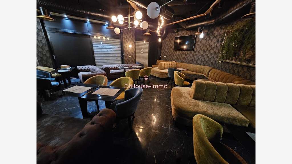 A vendre murs libres restaurant 97m² à Paris 18e