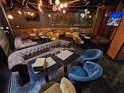 A vendre murs libres restaurant 97m² à Paris 18e