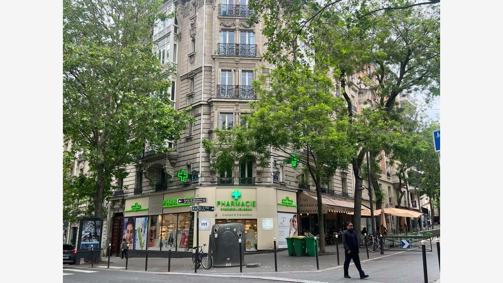 AV local commercial 34m² + cave Paris 20 Jourdain