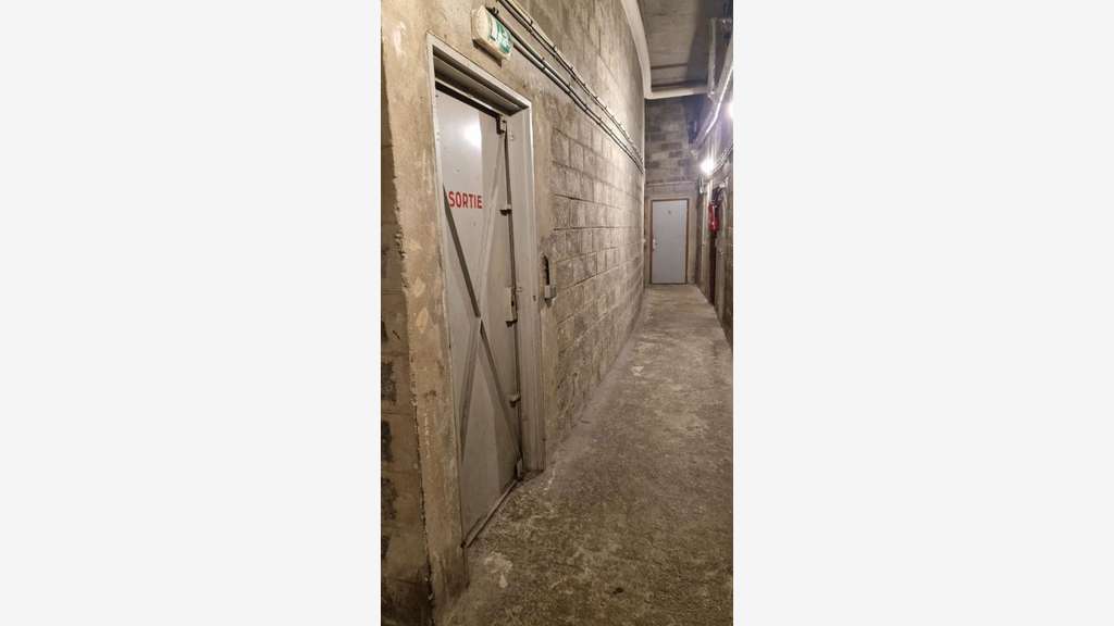 Vente locaux professionnels 58.38m² à Paris 75020