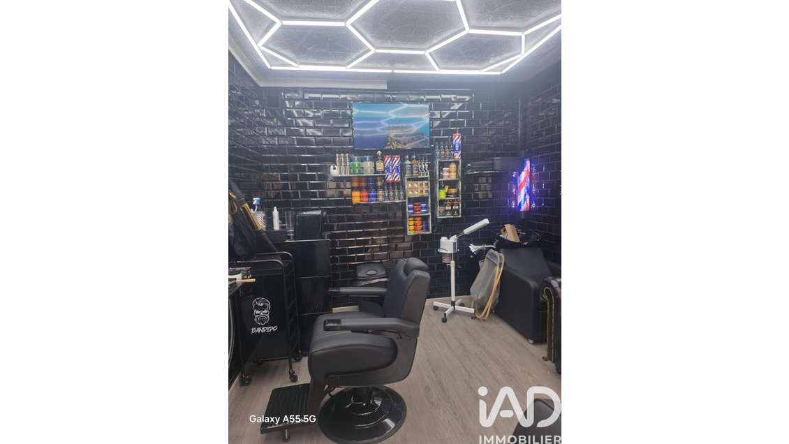 Vente dab salon de coiffure 14m² à Paris 75020