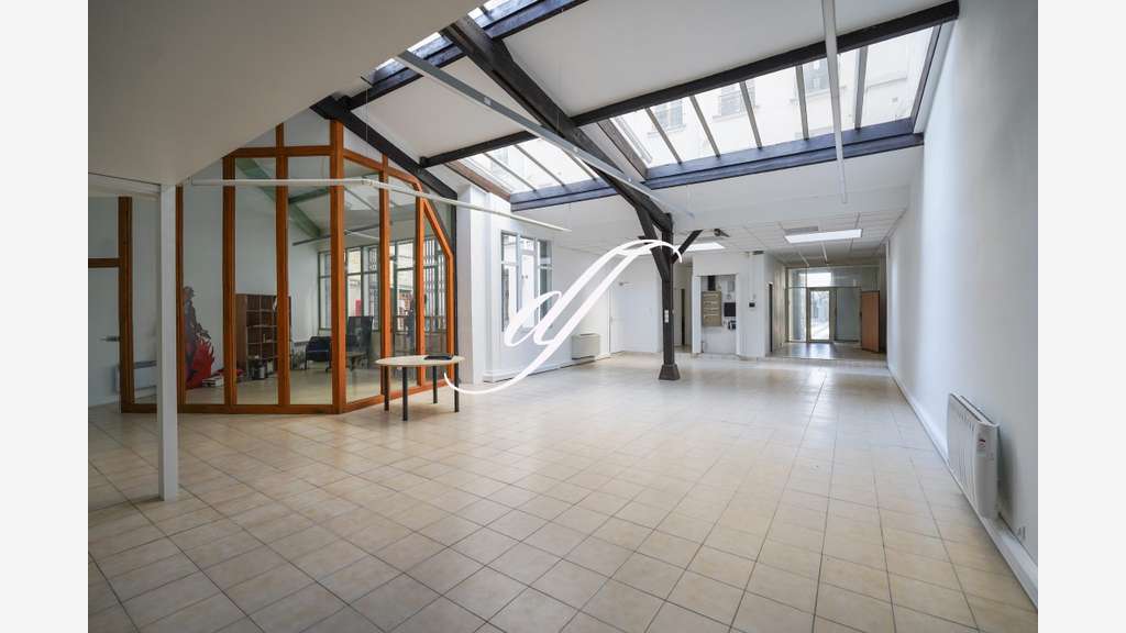 Vente immeuble de bureaux de 330m² à Paris 75005