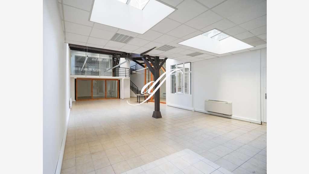 Vente immeuble de bureaux de 330m² à Paris 75005