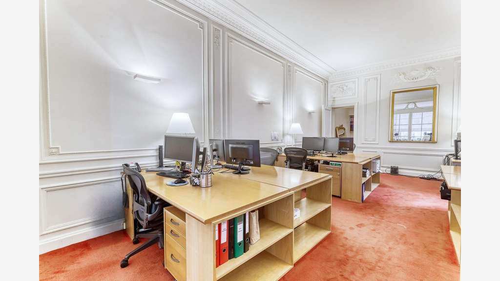 Location bureaux 267m² Paris 75016 Haussmannien