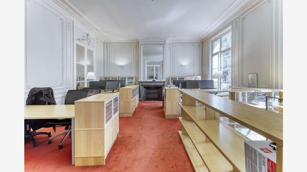 Location bureaux 267m² Paris 75016 Haussmannien