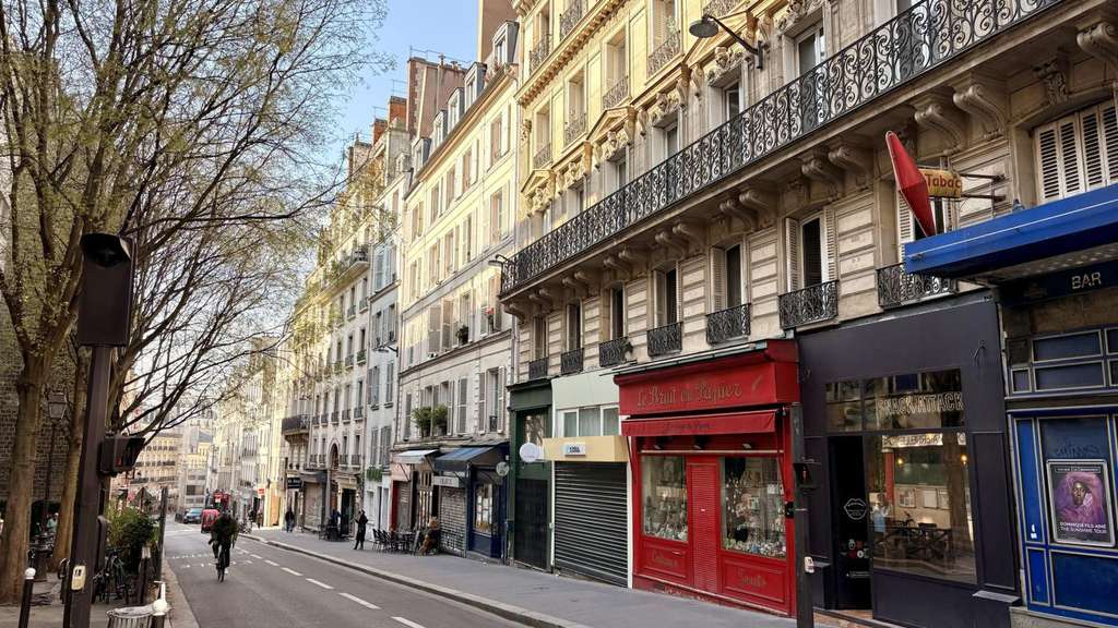 AV local commercial 40m² Paris 09 quartier animé