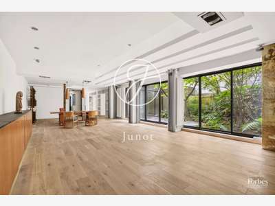 AV local profession libérale 210m² à Paris 75009