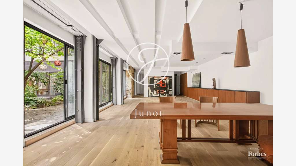 AV local profession libérale 210m² à Paris 75009