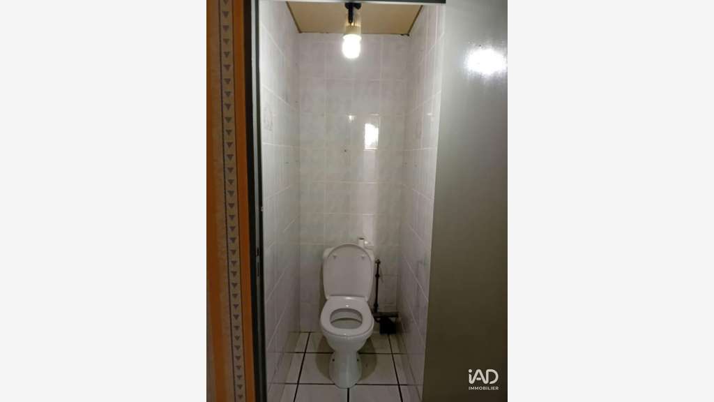 A louer local commercial de 30m² Pau av du Loup zc