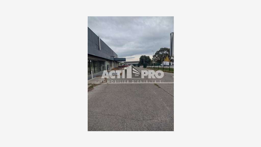 Vente bâtiment commercial 1600 m² à Perpignan