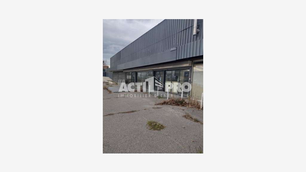 Vente bâtiment commercial 1600 m² à Perpignan