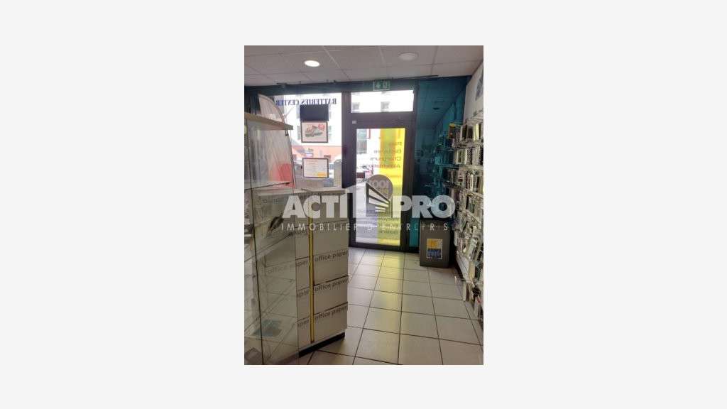 Vente local 100m² Cours Escarguel à Perpignan