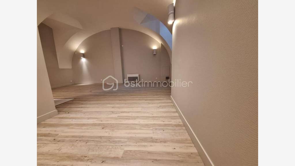 AV local commercial 145m² refait à neuf Pithiviers