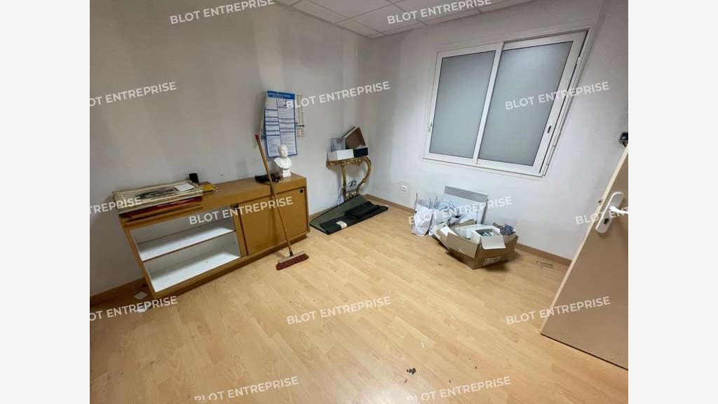 A vendre local commercial 265m² à Ploemeur