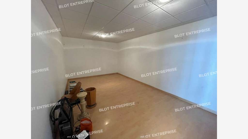 A vendre local commercial 265m² à Ploemeur