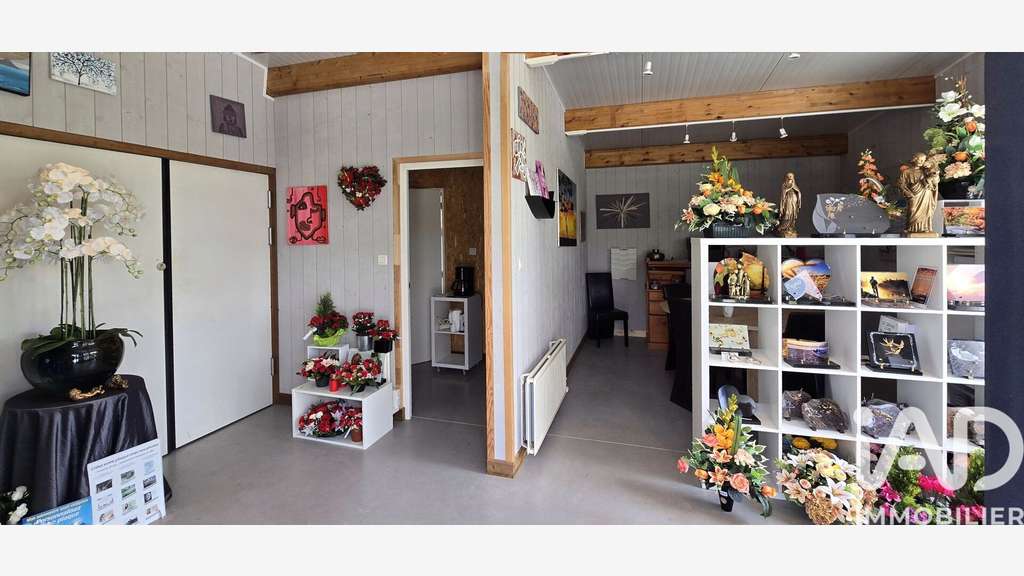AV local commercial 61m² Plumelec bel empl.