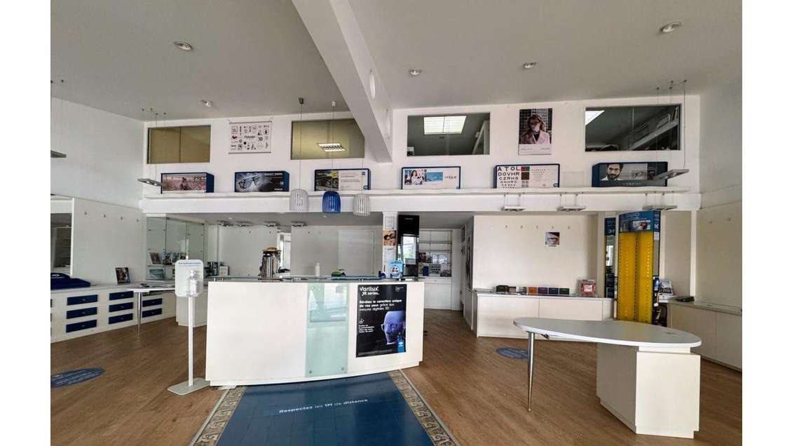 Vente boutique 132m² à Poitiers Place de Provence