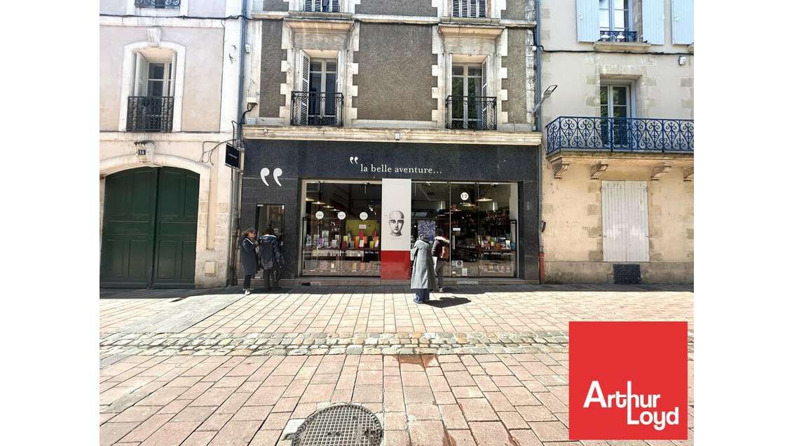 Local commercial 117m² à vendre à Poitiers