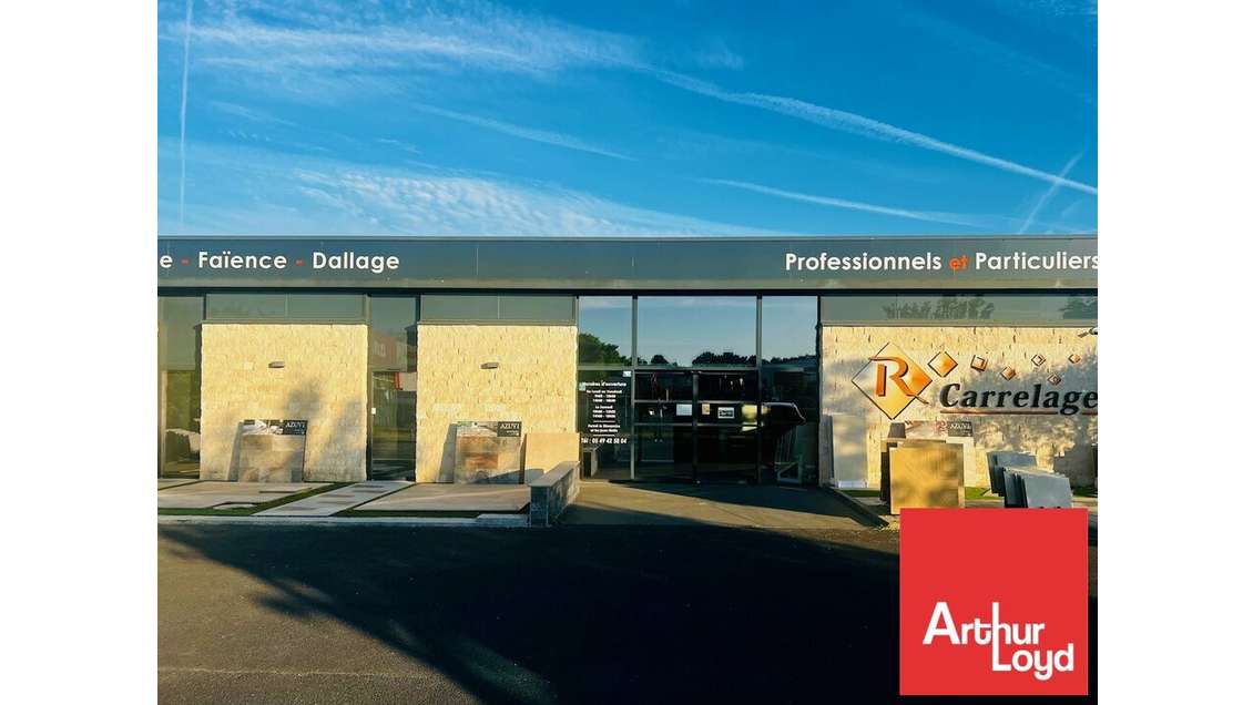 Local commercial de 950m² à vendre à Poitiers