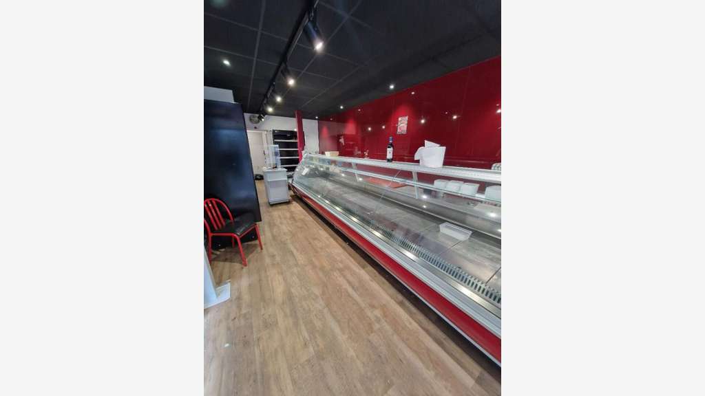 Vente murs commerciaux loués 129m² Sud Poitiers
